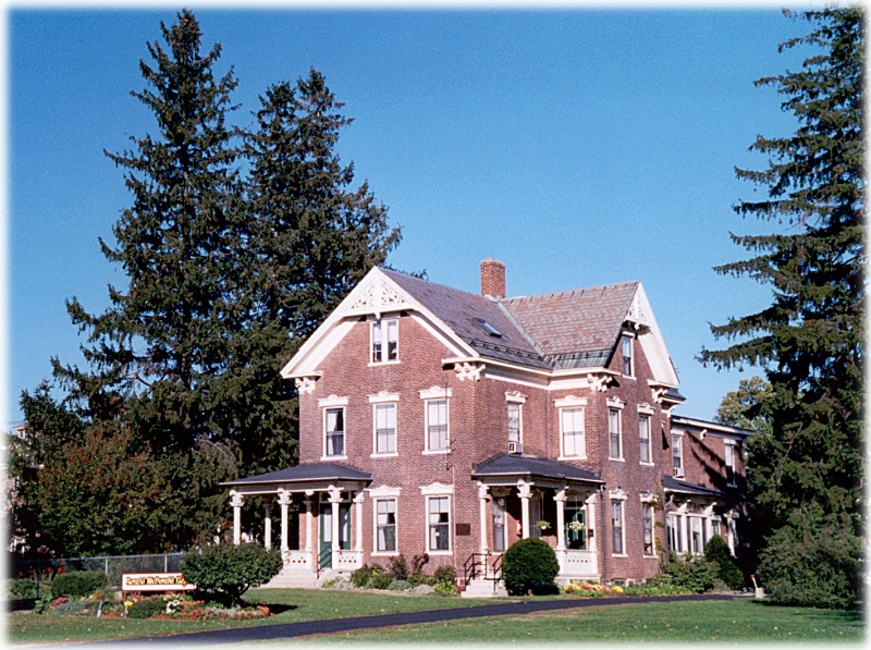 Burlington House, New England America.jpg